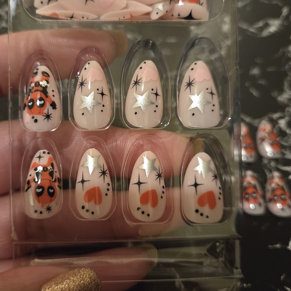 🍒🍒 DeadPool Theme Press On Nails - Picture 8 of 9